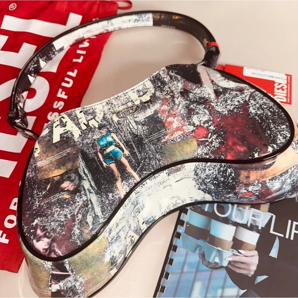 DIESEL Play Shoulder Bag - Picture 2 of 5